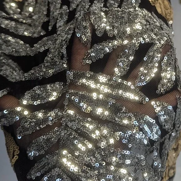 Belle Badgley Mischka Size 6 Gold and Silver Sequined Dress